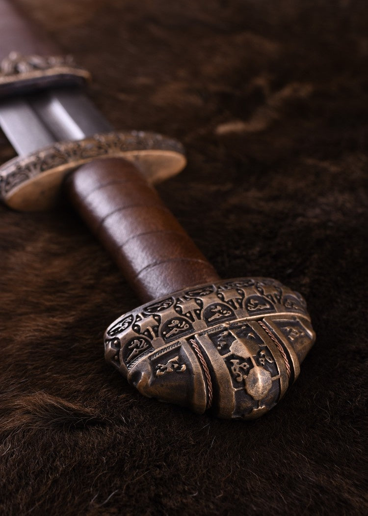 Vikingesværd fra øen Eigg i damaskusstål, lædergreb, semi-skarp