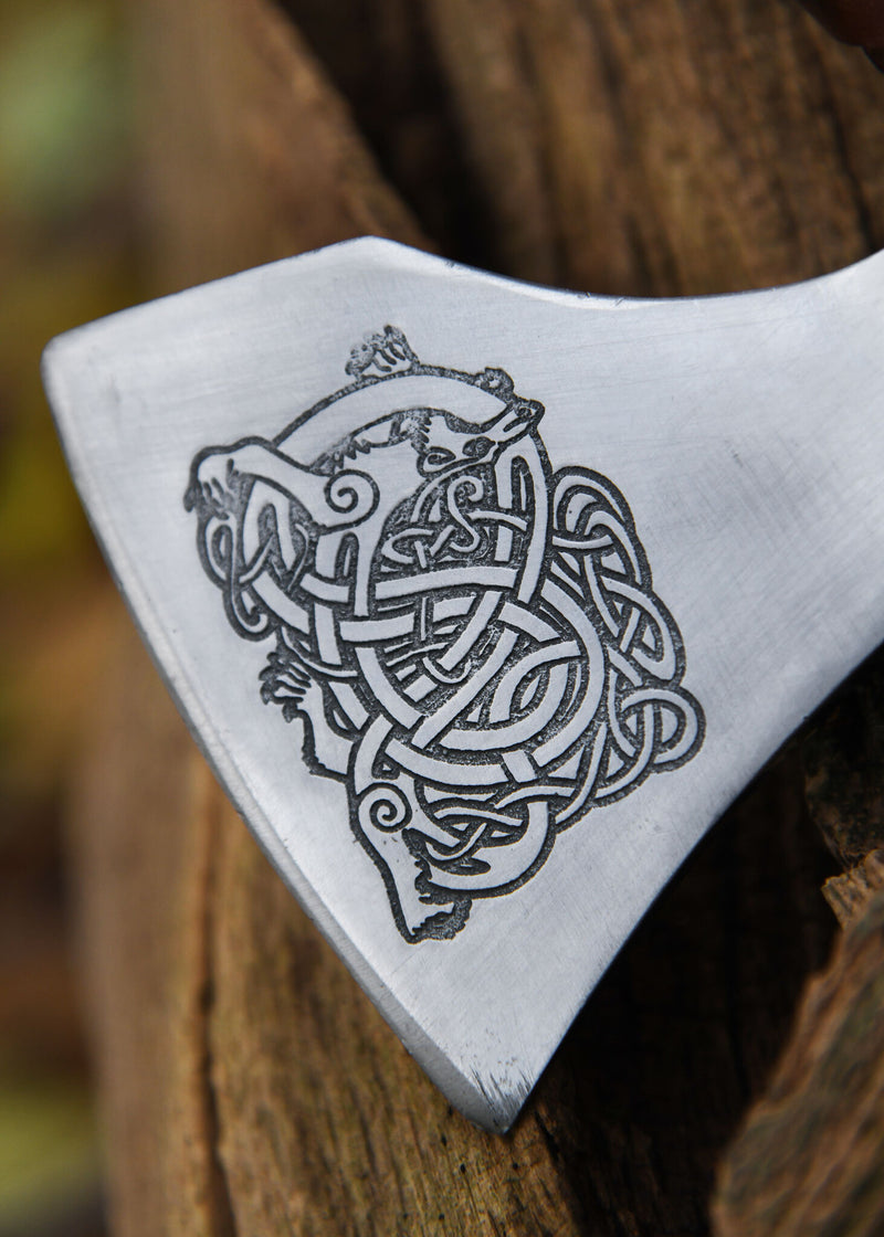 Ascia vichinga, tipo E, incisa, semi-affilata