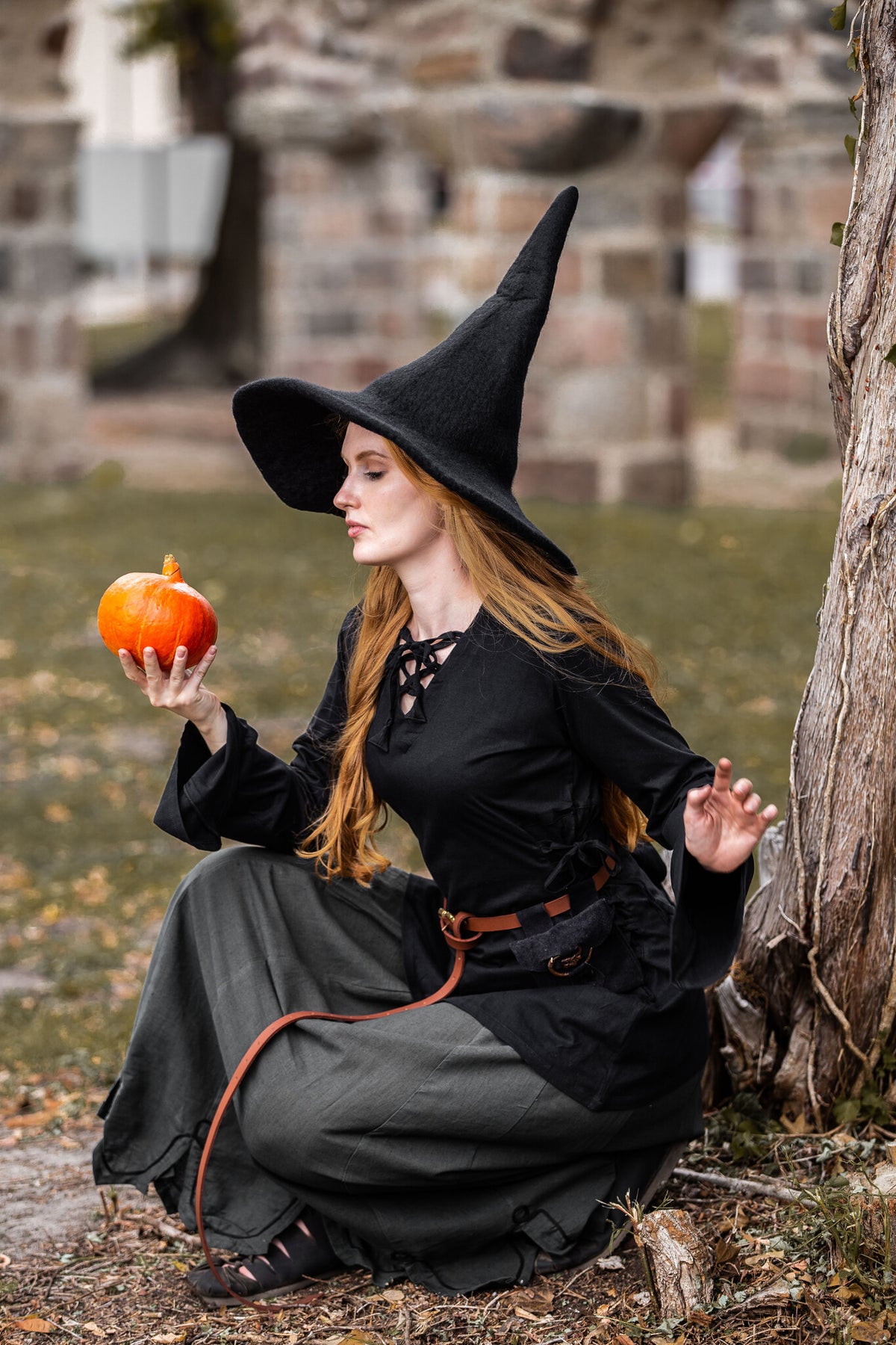 Witches hat, black, wool felt