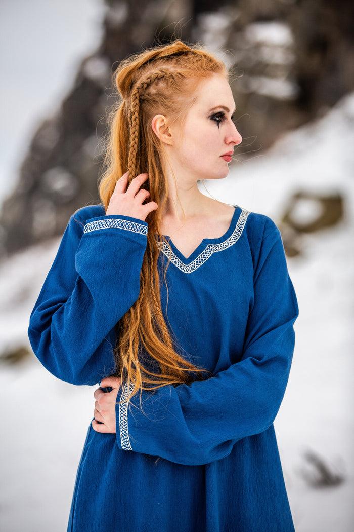 Early medieval dress Aelswith, blue