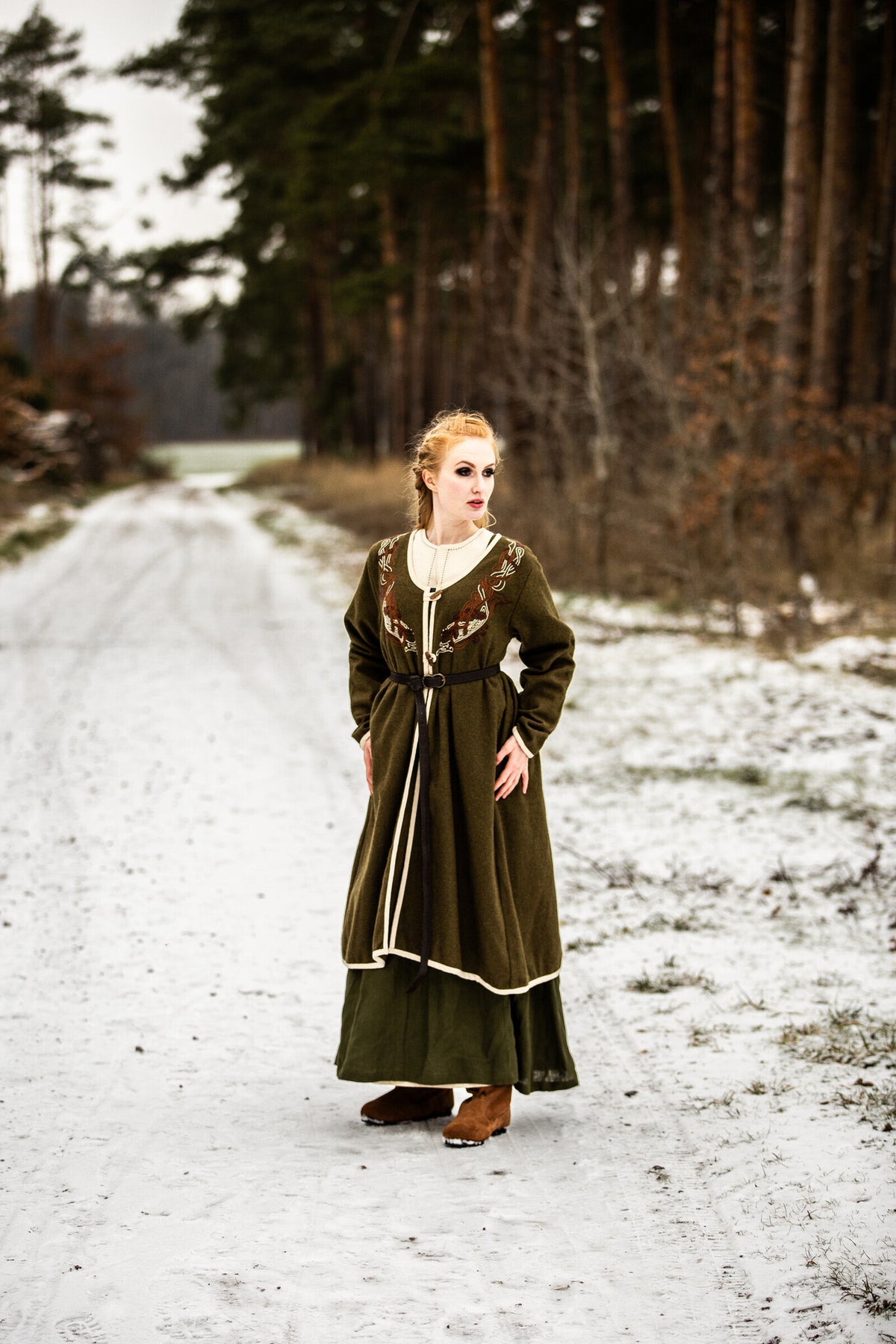 Viking kaftan Skadi, olive green, wool blend