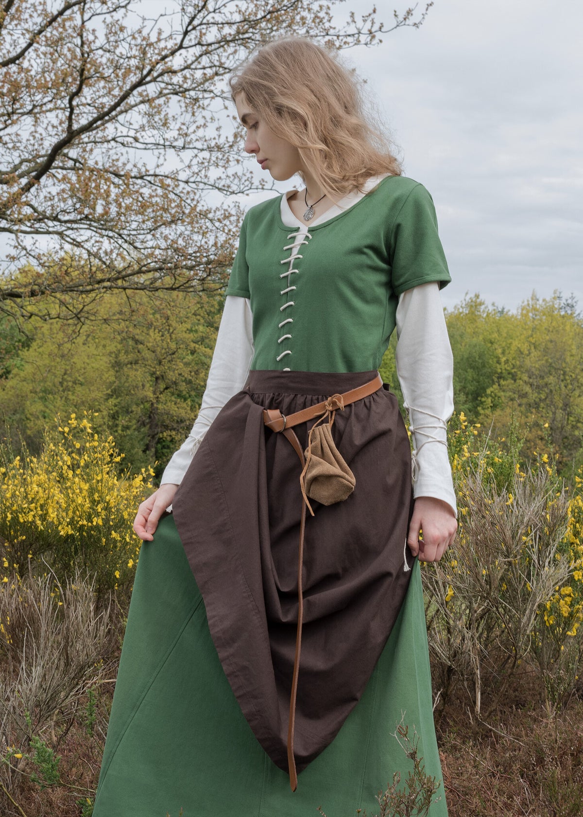 Apron Alianor, brown