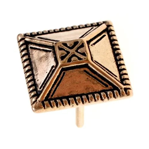14th century pyramid belt fitting