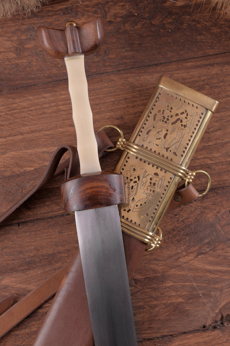 Spatha germanica del IV secolo, semi-affilata