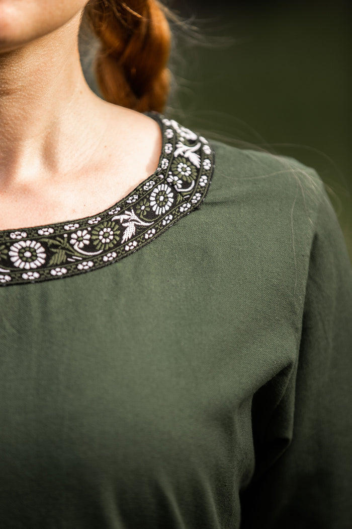 Medieval dress Ennlin, green