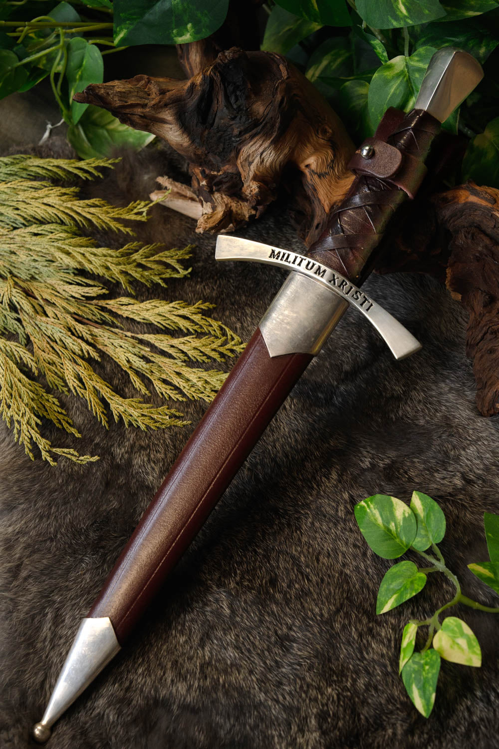 Templar dagger, semi-sharp