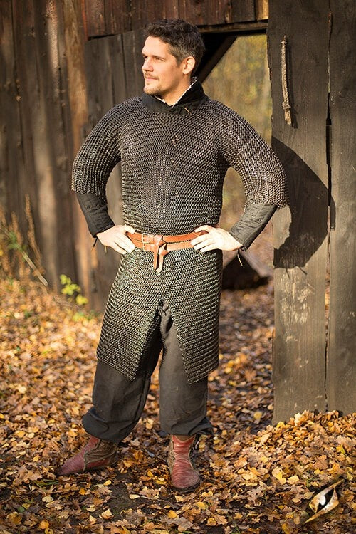 Hauberk with split, half long sleeves, black, butted, 9 mm