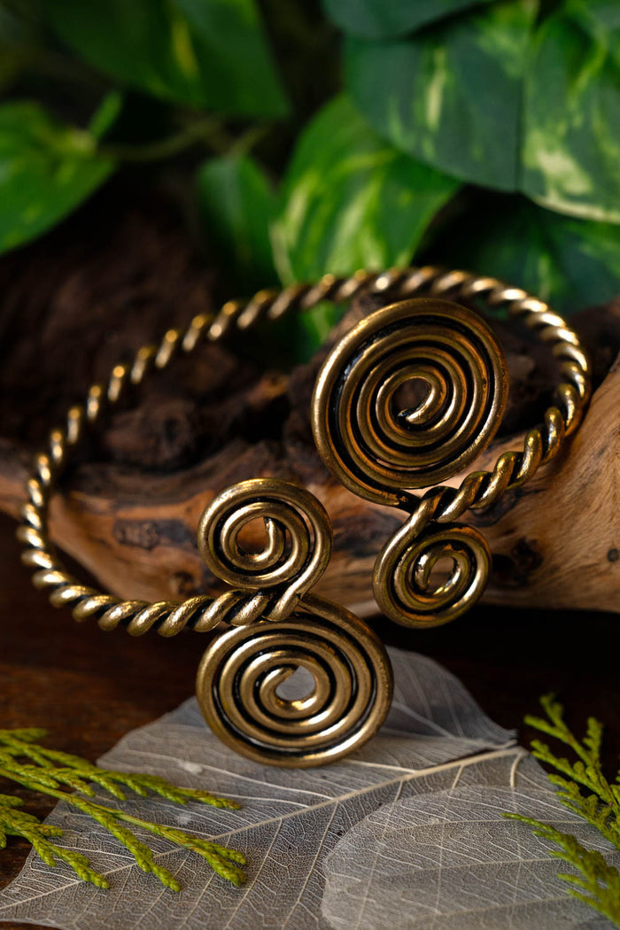 Celtic upper bracelet with spirals, bronze