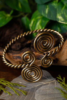 Celtic upper bracelet with spirals, bronze