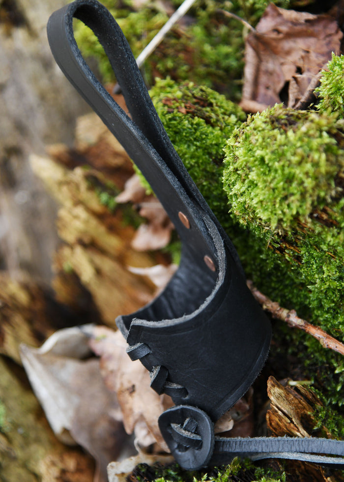 Drinking horn holder