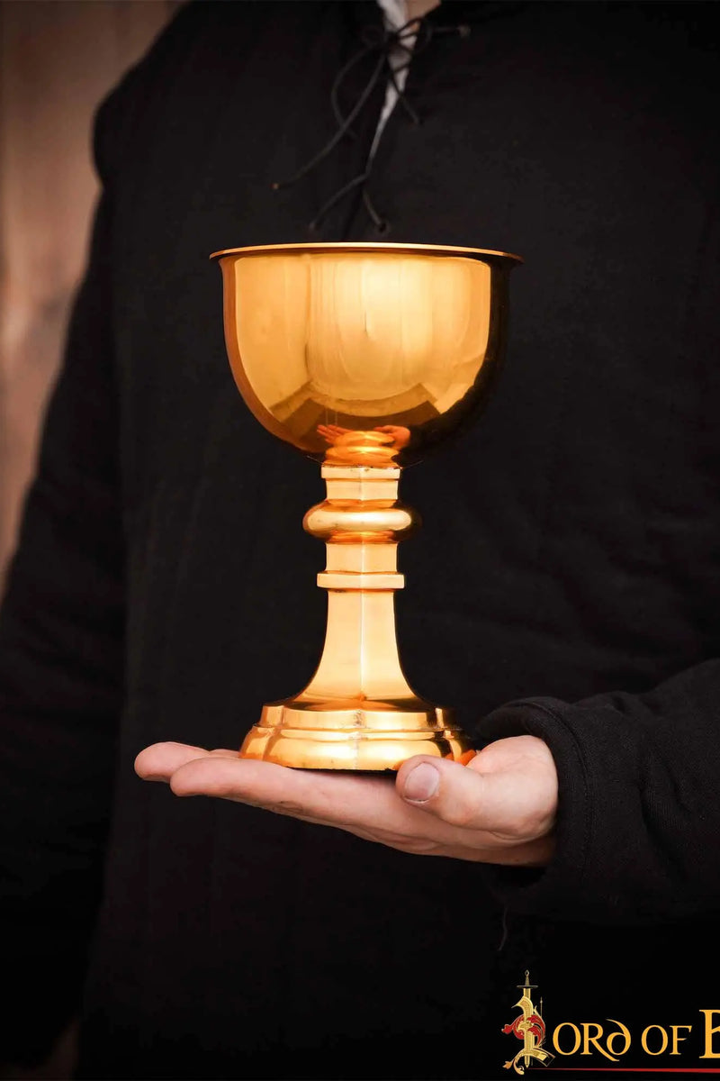 Middelalderligt messingsbæger