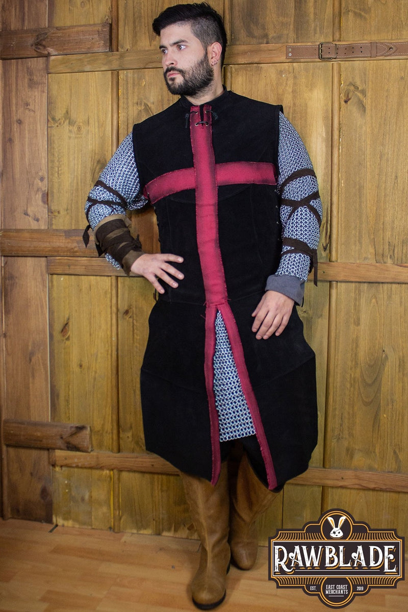 Korsriddar tabard, svart röd