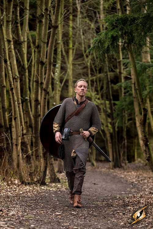 Hauberk met split, korte mouwen, ongeklonken 9 mm