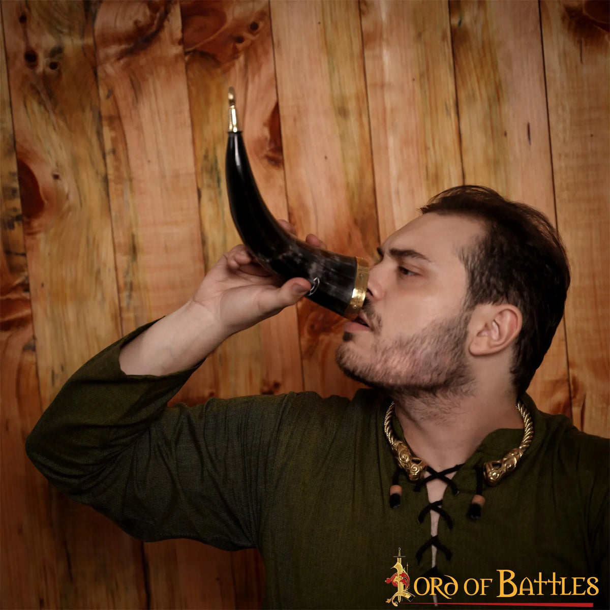 Drinking horn horse goddess with brass batter, 300-350 ml