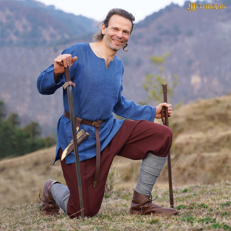 Winingas med ravnefibulaer, sildebensmønster, uldblanding