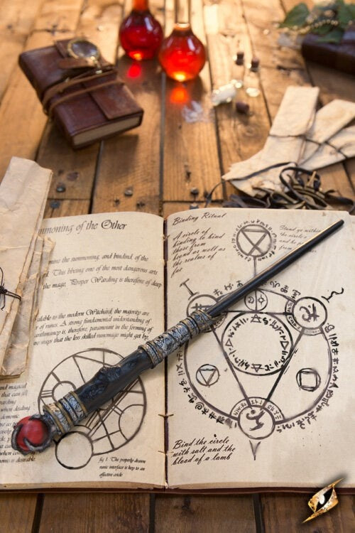 Wand Eldritch, black