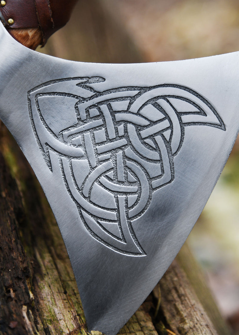 Ascia vichinga, tipo M, incisa, semi-affilata