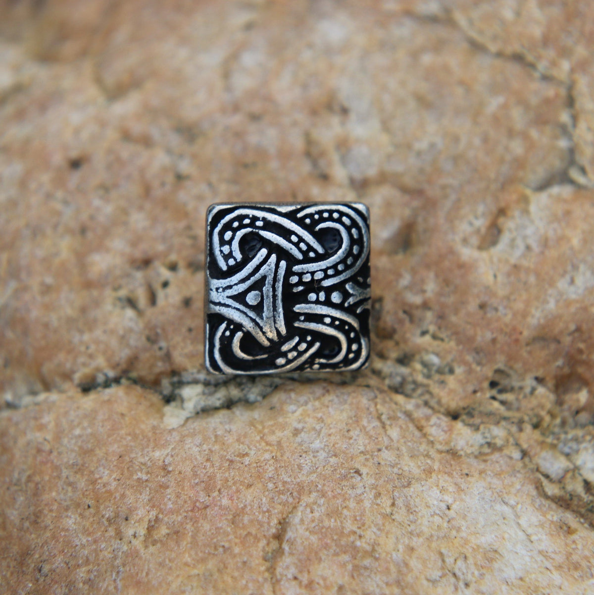 Viking belt fitting knot Borre style, silver