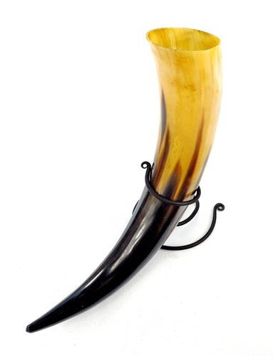 Drinking horn stand spiral