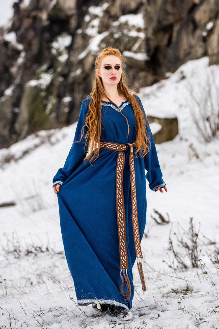Early medieval dress Aelswith, blue