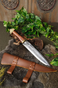 Triquetra seax with wooden handle, semi-sharp
