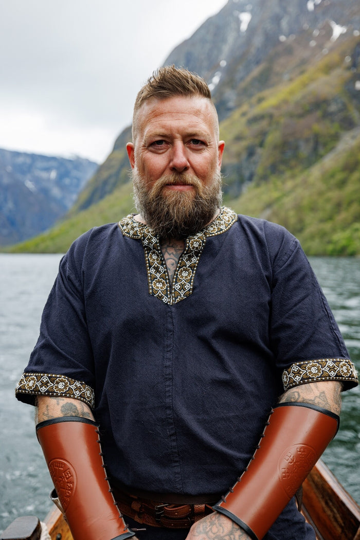 Celtic tunic, short sleeves, black
