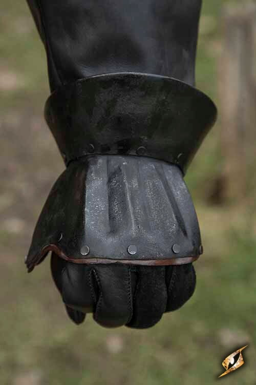 Half gauntlets, demi-gaunts, patinated, 1 mm