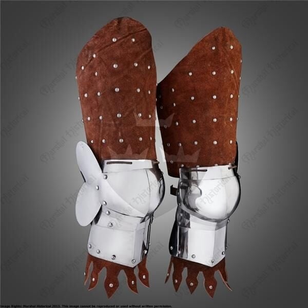 Leder Cuisses aus dem 14. Jahrhundert
