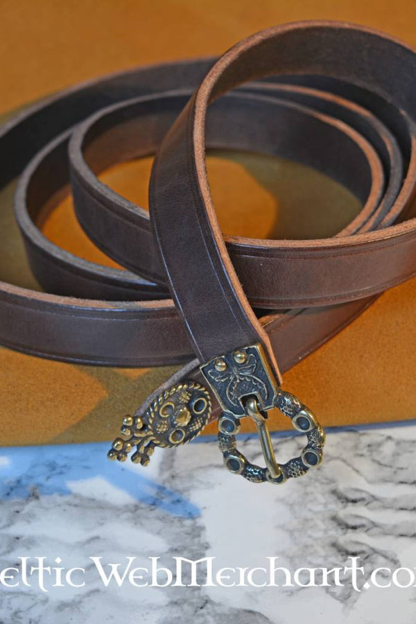15th century belt with belt end London, brown leather, silvered buckle, 165 cm