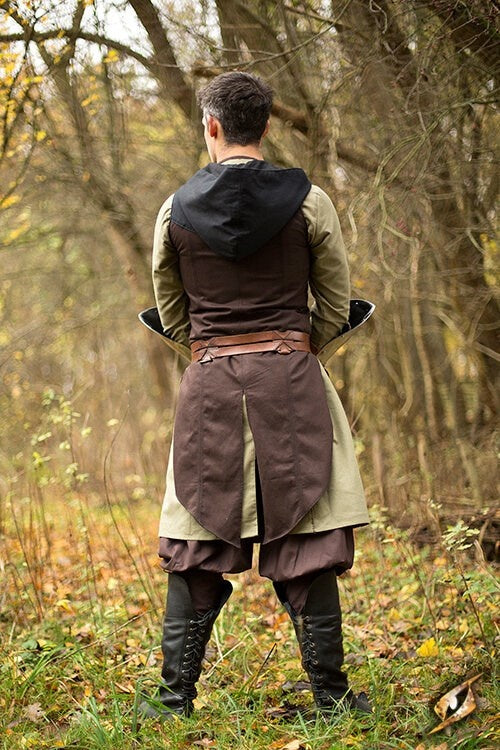 Sleeveless coat Assassins Creed, brown-black