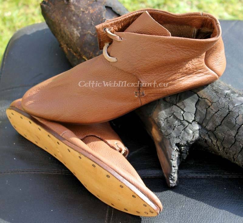 Ankle boots, medieval, brown