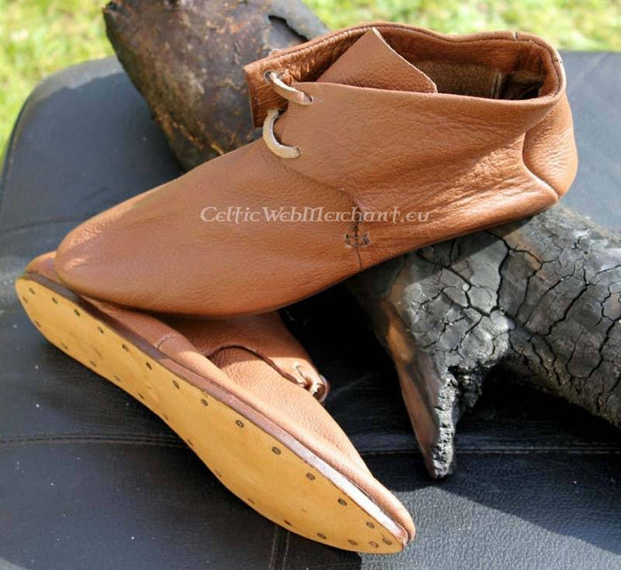 Ankle boots, medieval, brown