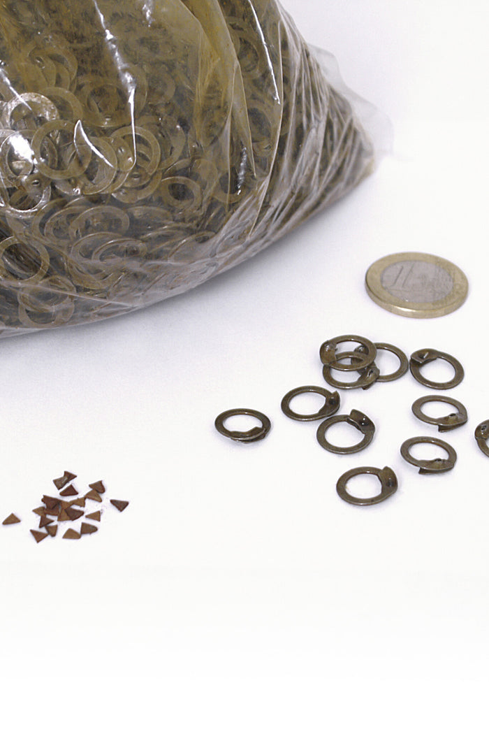 1 kg flat rings, wedge rivets, 8 mm