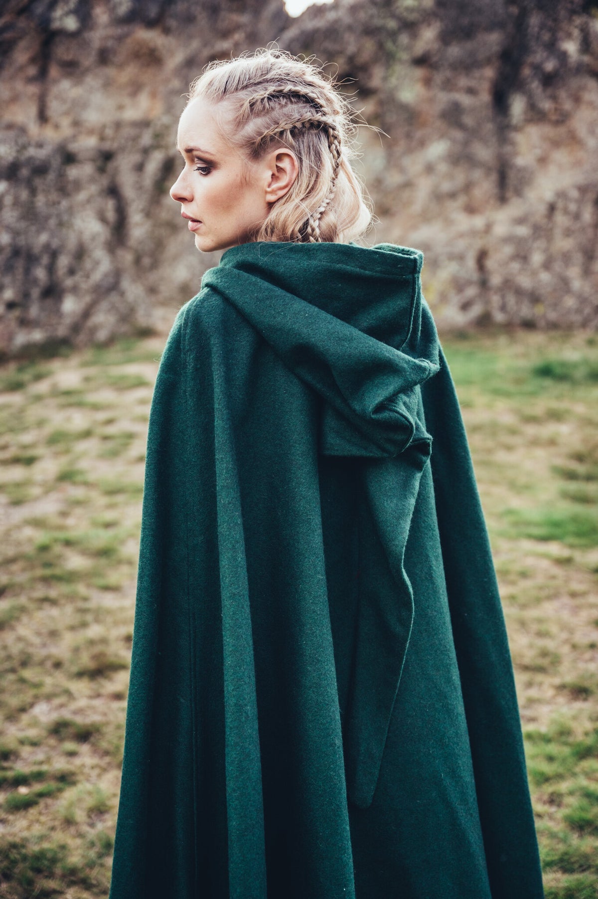 Embroidered cloak Damia, green, wool mix