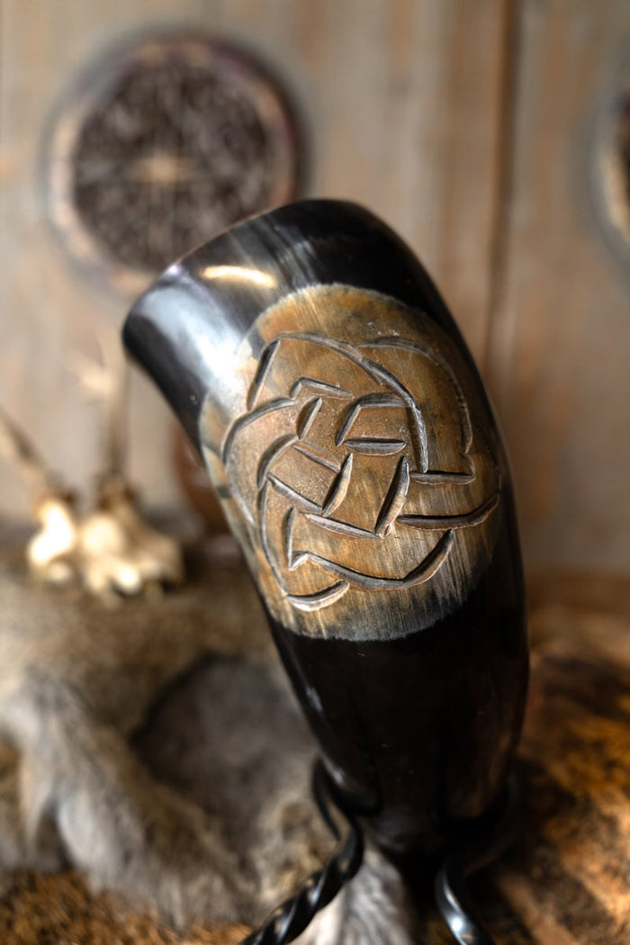 Celtic drinking horn with knot motif, 300-500 ml