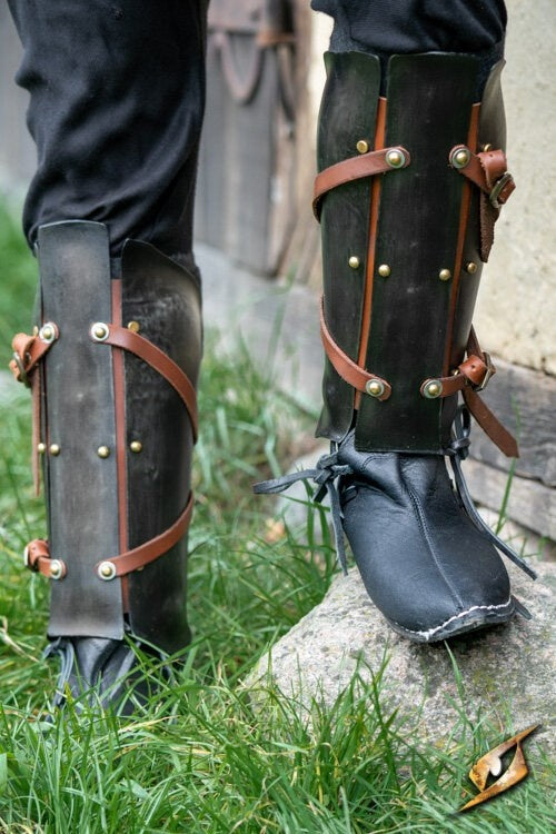 Renegade women's armour, greaves, 1 mm