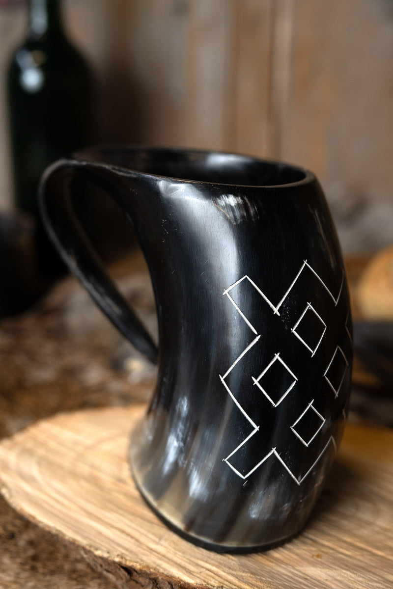 Wikinger Becher Ivar mit Gürtelhalter