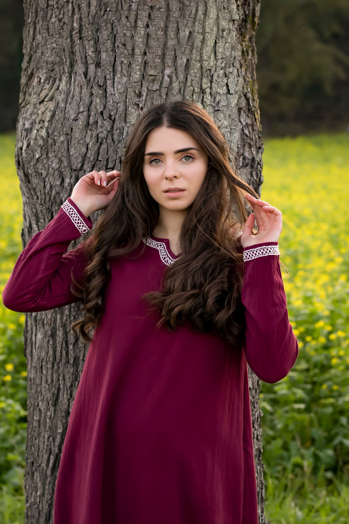 Early medieval dress Aelswith, red