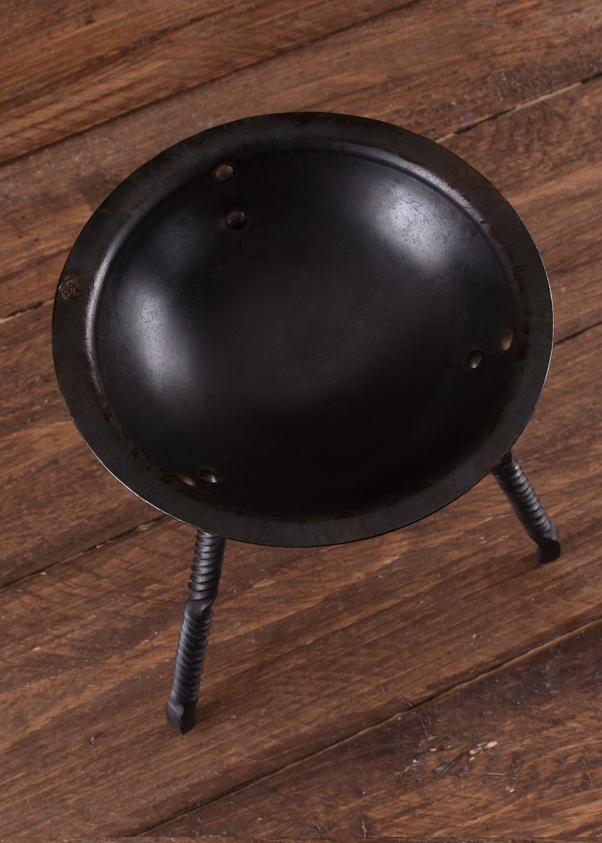 Small tripod fire bowl