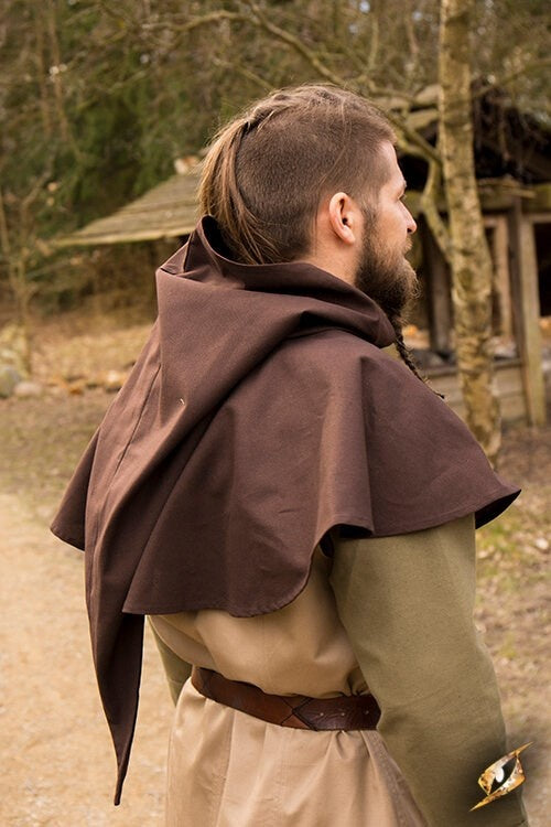 Medieval chaperon Walt, brown