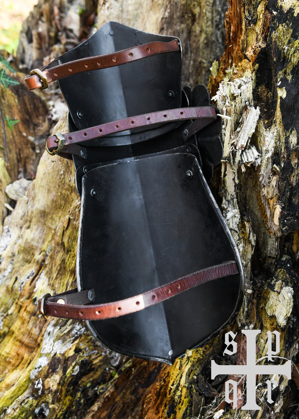 Late 15th century cuisses, upper leg armor, 1.6 mm