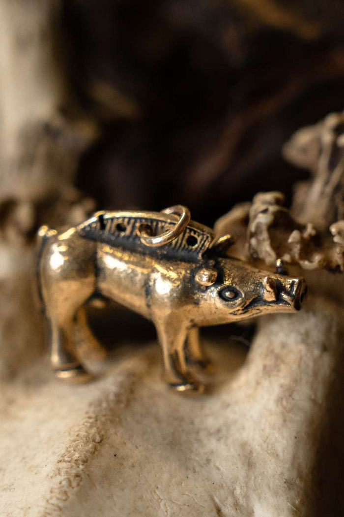 Pendant Celtic boar Bibracte, bronze