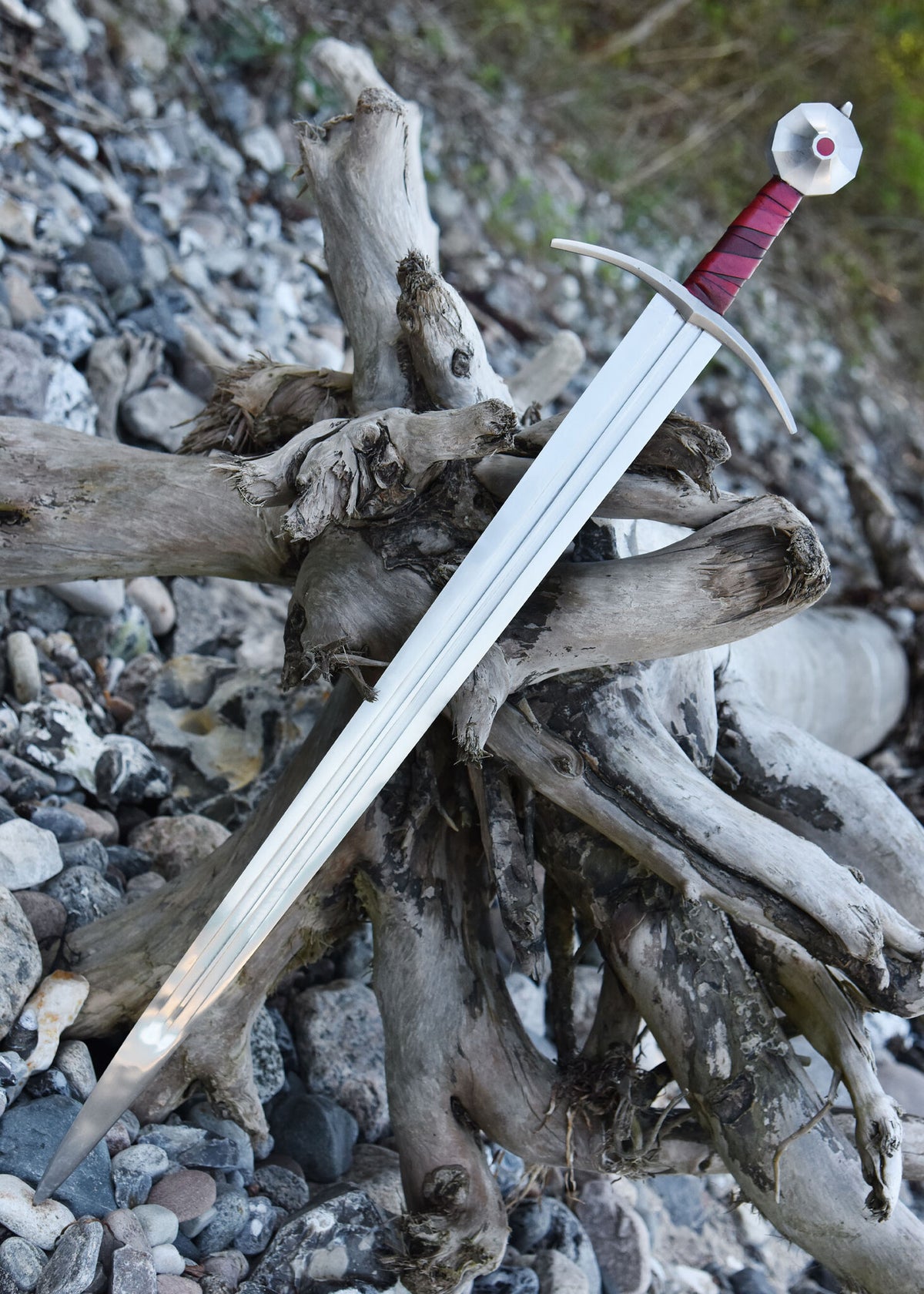 Gammelt Jern sword with scabbard, 13th century, semi-sharp