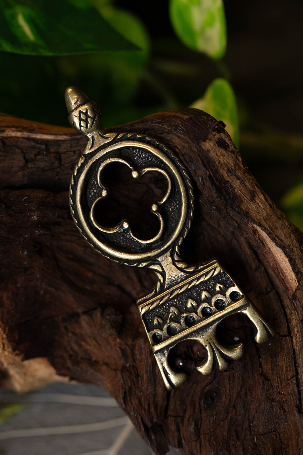 Gothic belt end 3 cm