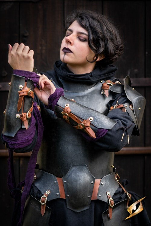 Renegade women's armour, vambraces, 1 mm