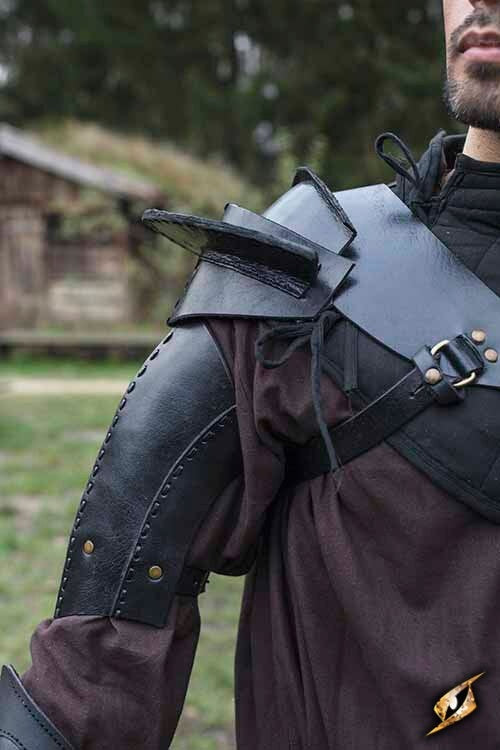 Leather shoulder armour, black
