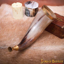 Wikiński róg sygnałowy z mosiężnym ustnikiem