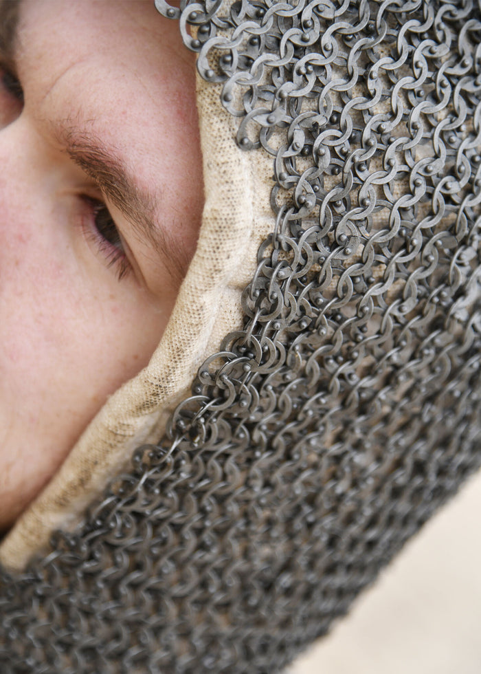Chainmail coif with square neck, flat rings – round rivets, 8 mm