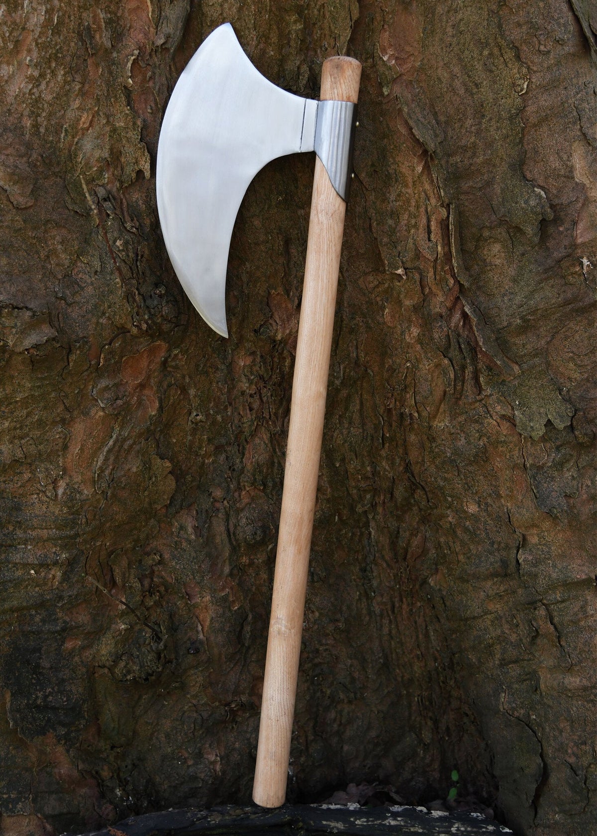 Gothic bearded axe with long beard, semi-sharp