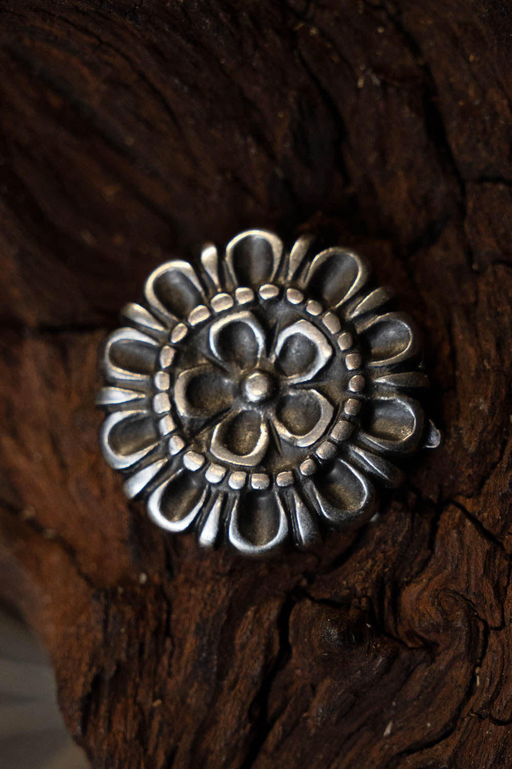 Belt fittings flower motive (set of 5), 16th century, silvered